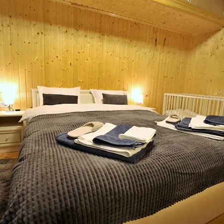 Apartment East Side In With Sauna And Free Parking *