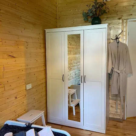 East Side In With Sauna And Free Parking Apartment *